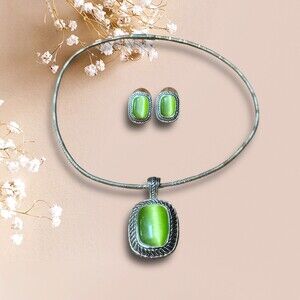 Vtg Lime Green cabochons Choker Necklace and earrings set Silvertone